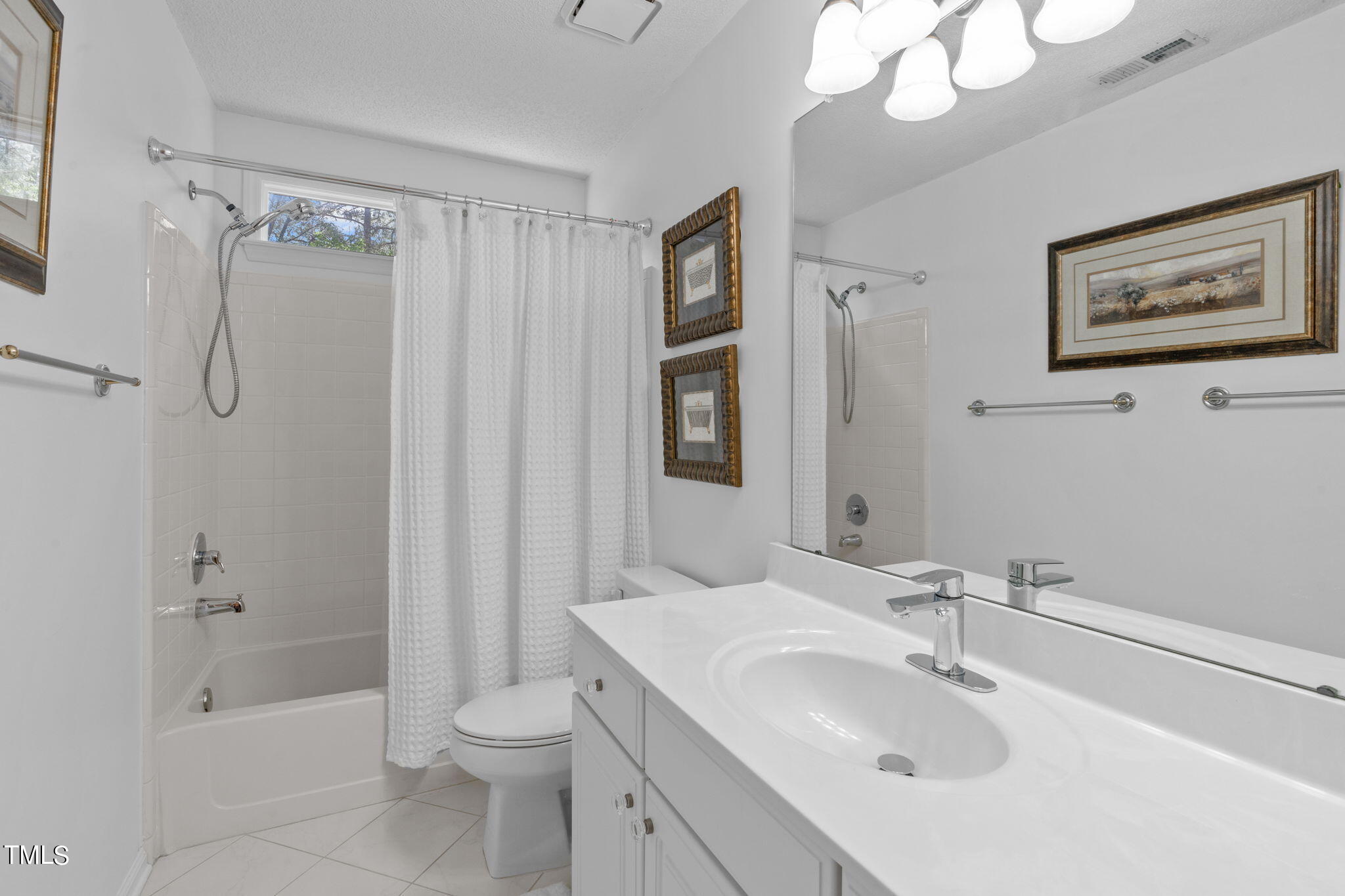 507 Heathridge Lane Cary, NC 27513 - Photo 27 of 42 Second Bathroom
