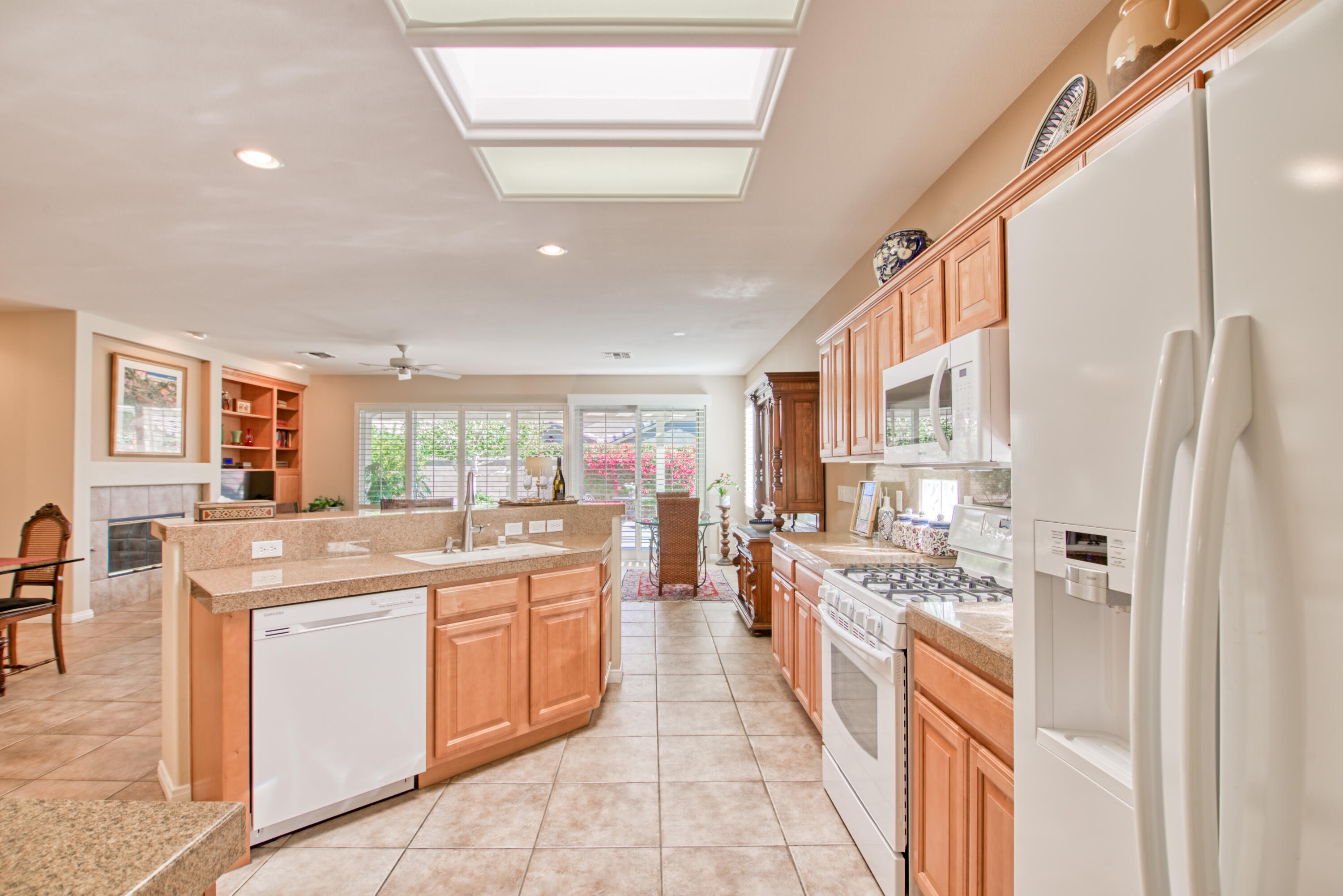 78728 Rainswept Way Palm Desert, CA 92211 - Photo 8 of 33 37