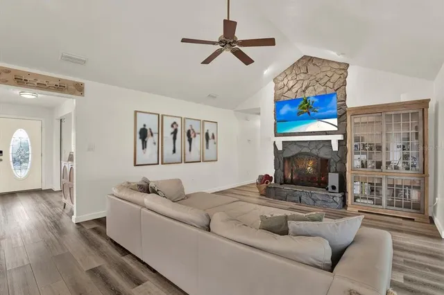 $455,000 | 1002 Oakridge Manor Drive, Brandon, FL 33511