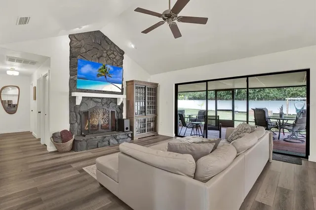 $455,000 | 1002 Oakridge Manor Drive, Brandon, FL 33511