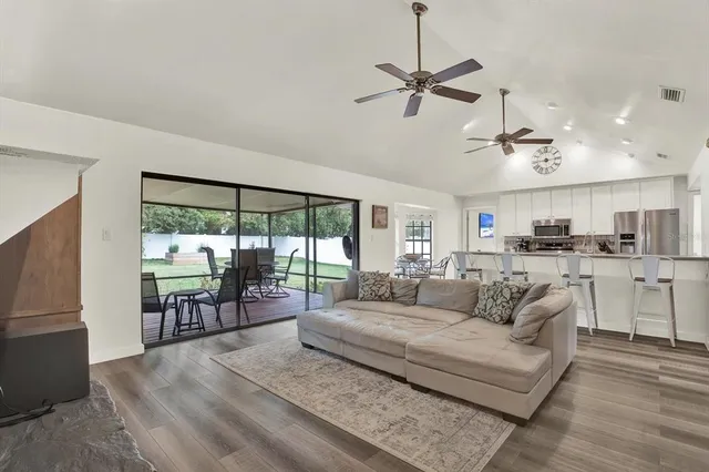 $455,000 | 1002 Oakridge Manor Drive, Brandon, FL 33511