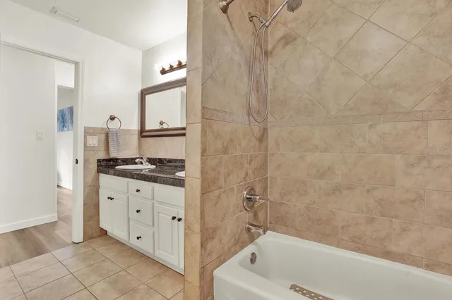 $455,000 | 1002 Oakridge Manor Drive, Brandon, FL 33511