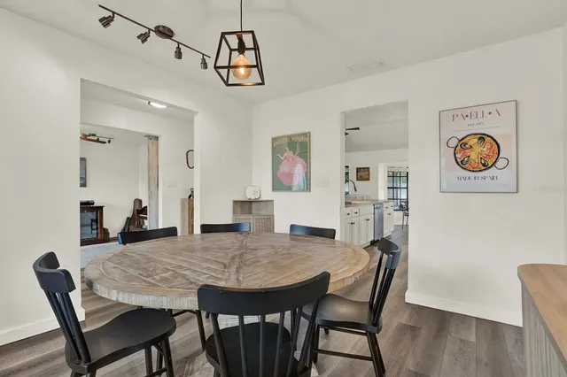 $455,000 | 1002 Oakridge Manor Drive, Brandon, FL 33511