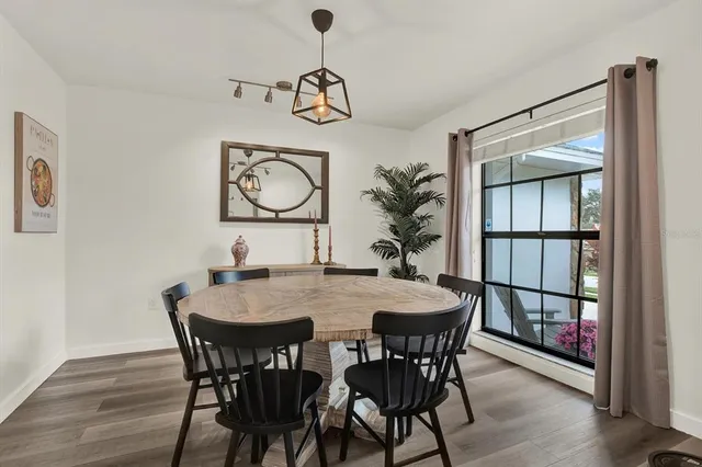 $455,000 | 1002 Oakridge Manor Drive, Brandon, FL 33511