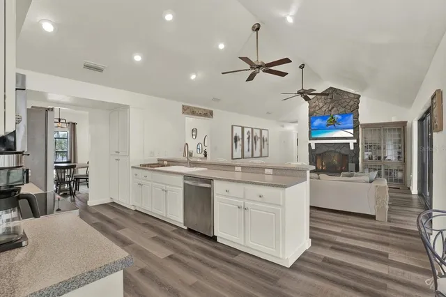 $455,000 | 1002 Oakridge Manor Drive, Brandon, FL 33511