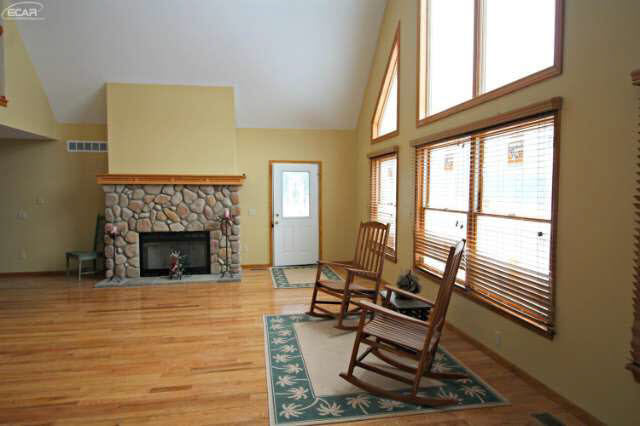 8680 South Durand Road Durand, MI 48429 - Photo 5 of 32 20459611-4.JPG