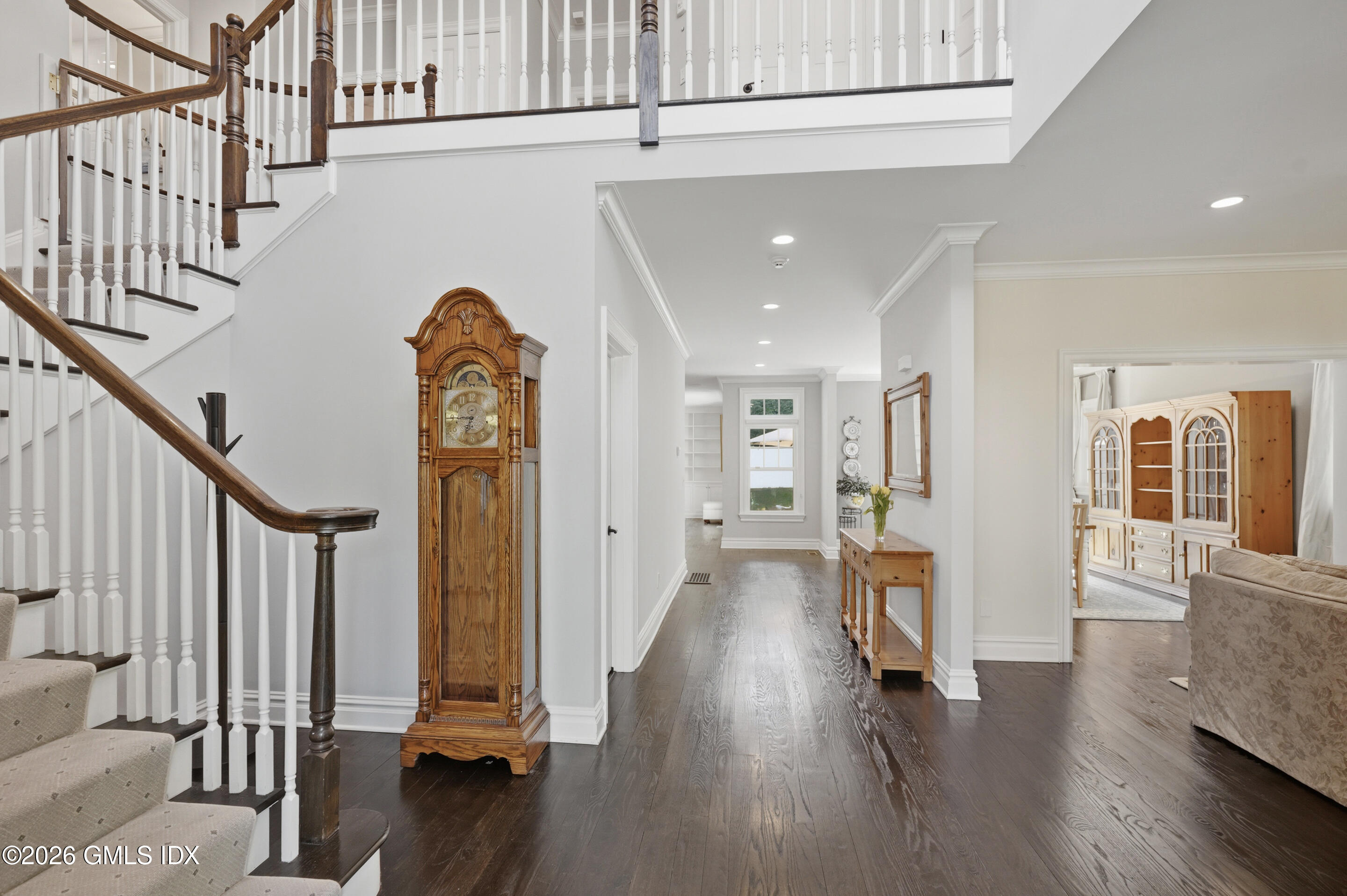 23 Riverside Lane Riverside, CT 06878 - Photo 4 of 31 Entry
