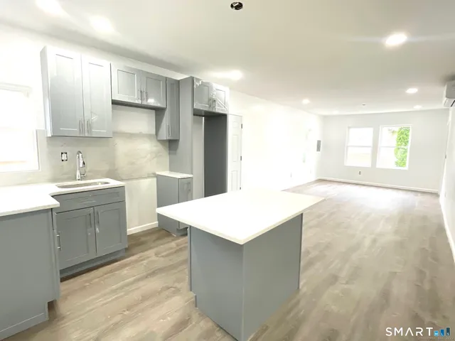 $2,300 | 32 Lester Street, Unit 2, Ansonia, CT 06401