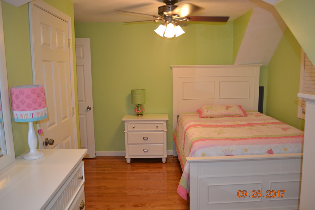 8 Davis Road Hudson, MA 01749 - Photo 14 of 21