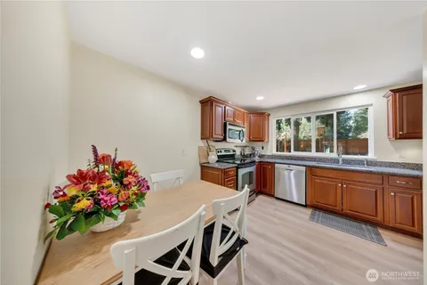 $599,950 | 31911 42nd Avenue Southwest, Federal Way, WA 98023