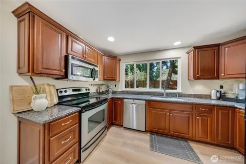 $599,950 | 31911 42nd Avenue Southwest, Federal Way, WA 98023