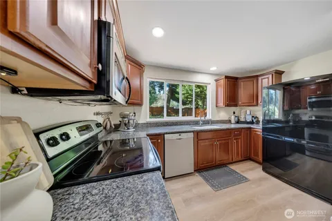 $599,950 | 31911 42nd Avenue Southwest, Federal Way, WA 98023