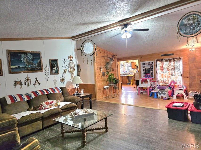 19526 McColgin Road Raymondville, MO 65555 - Photo 2 of 25