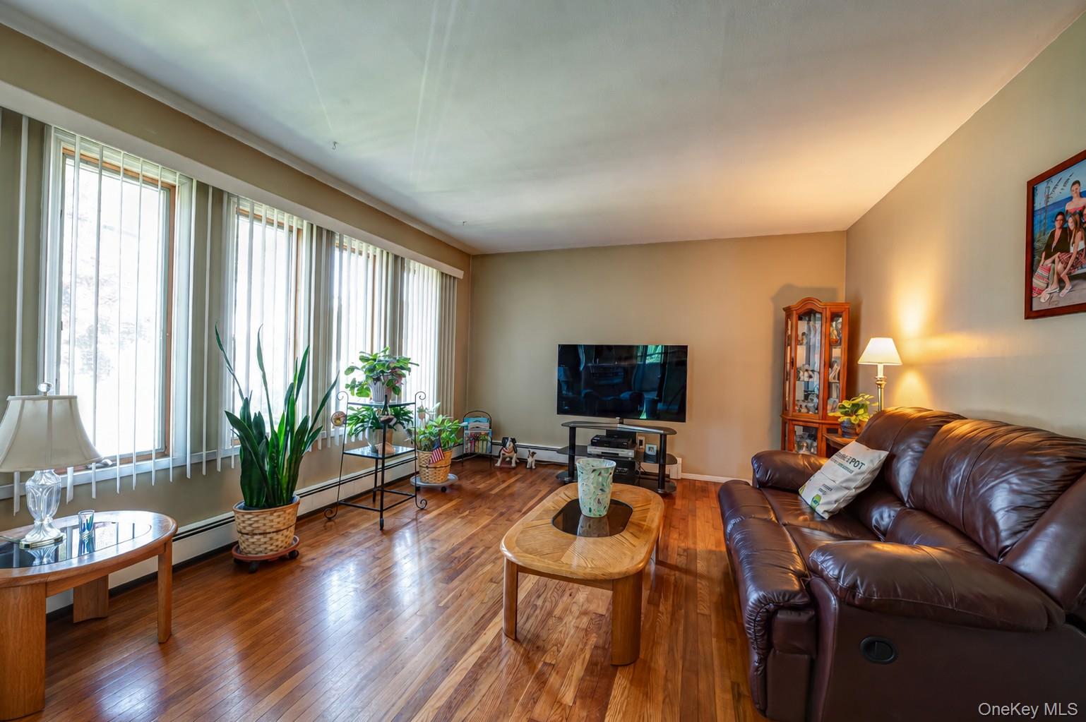 6 45th Street Islip, NY 11751 - Photo 3 of 22