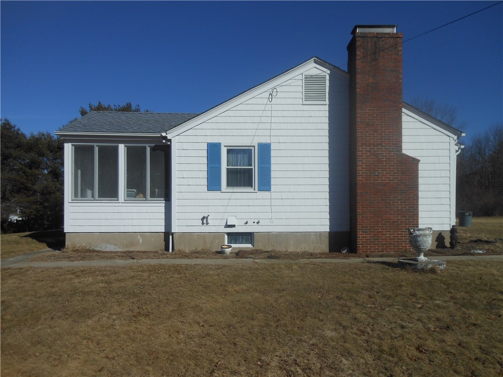 195 Trimtown Road Scituate, RI 02857 - Photo 3 of 9 LEFT SIDE WITH PORCH