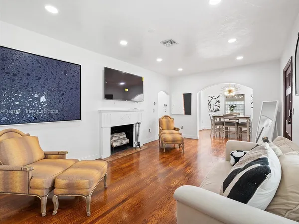 $6,750 | 314 Romano Avenue, Coral Gables, FL 33134