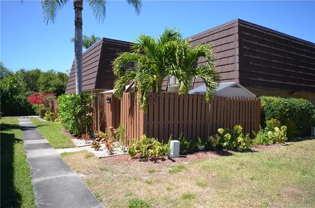 $314,900 | 5678 Southeast Riverboat Drive, Unit 129, Stuart, FL 34997