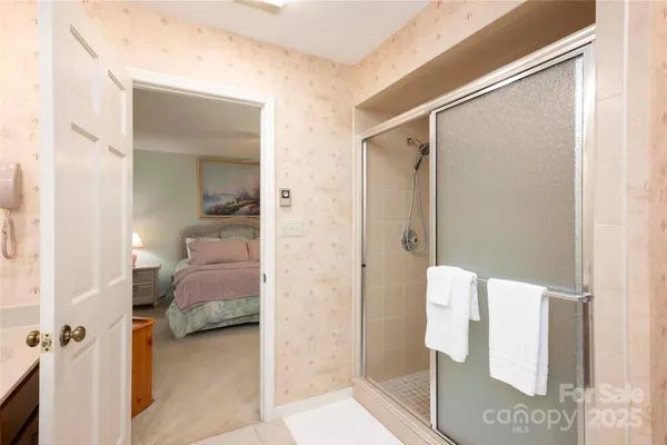 a en suite bathroom with a shower