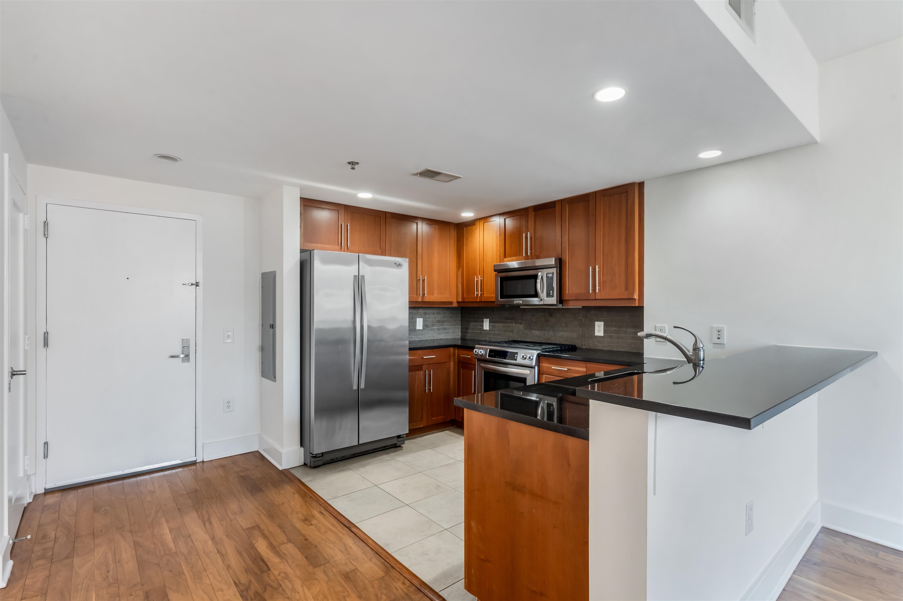 800 Jackson Street, Unit PH12 Hoboken, NJ 07030 - Photo 6 of 33