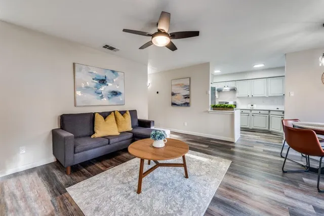 $184,900 | 2100 Rainbow Drive, Unit 4111, Arlington, TX 76011