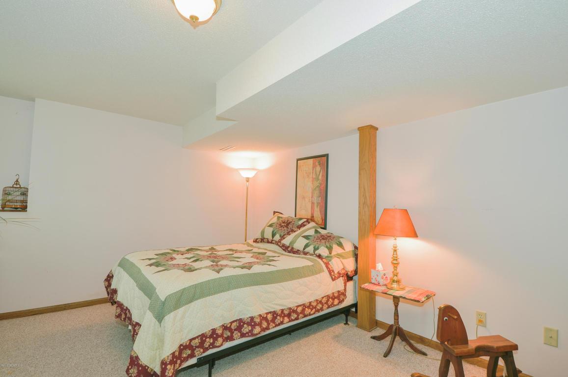 1231 Baird Lane Northeast Rochester, MN 55906 - Photo 20 of 35