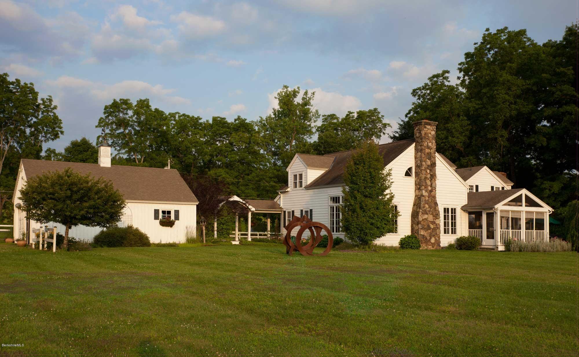 exterior_back_1