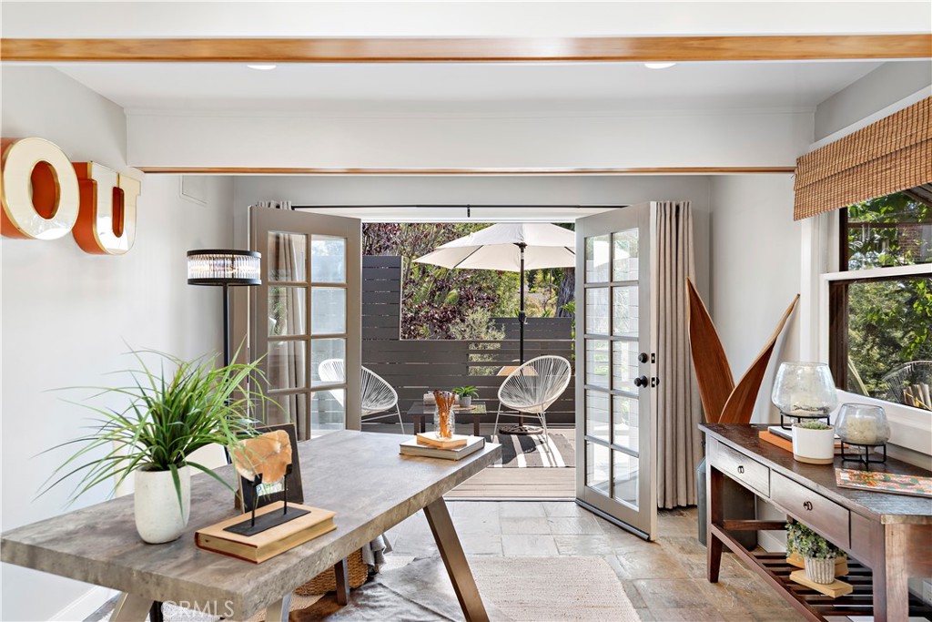 461 Shadow Lane Laguna Beach, CA 92651 - Photo 22 of 54 a livingroom with furniture and a potted plant
