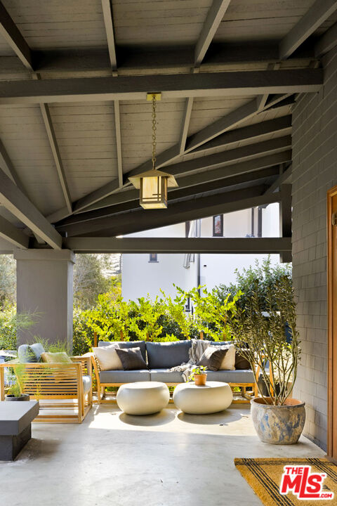 375 North Ridgewood Place Los Angeles, CA 90004 - Photo 3 of 56 a store room filled with lots of different kinds of fruit