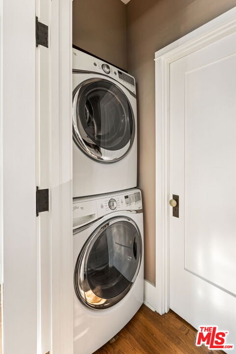 375 North Ridgewood Place Los Angeles, CA 90004 - Photo 38 of 56 a view of a hallway with washer and dryer