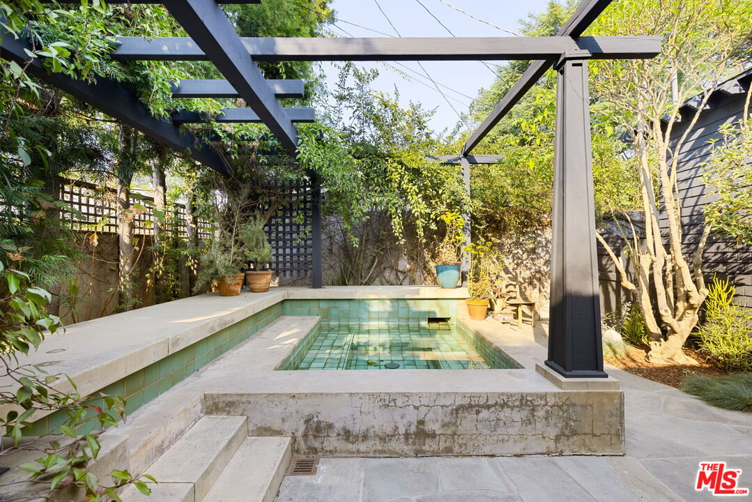 375 North Ridgewood Place Los Angeles, CA 90004 - Photo 51 of 56