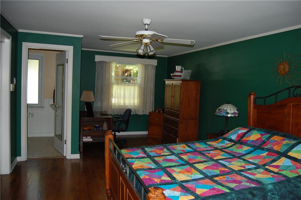 328 Castlegate Road Pittsburgh, PA 15221 - Photo 14 of 25 Master bedroom