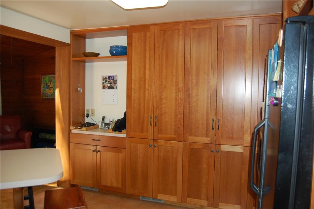 328 Castlegate Road Pittsburgh, PA 15221 - Photo 10 of 25 Kitchen, wall of closets