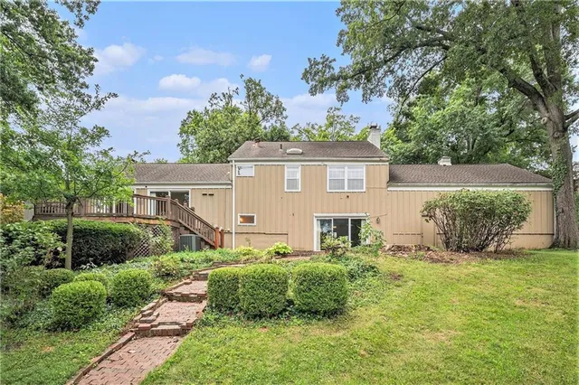 $499,000 | 9815 Overbrook Court, Leawood, KS 66206