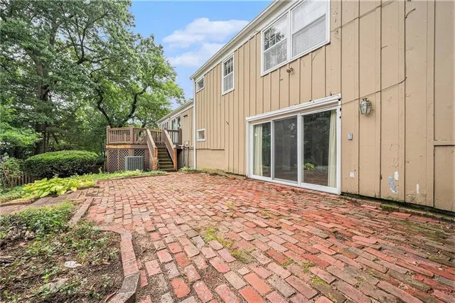 $499,000 | 9815 Overbrook Court, Leawood, KS 66206