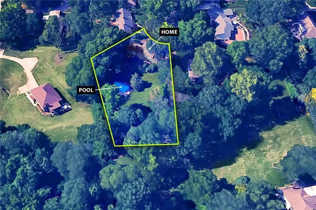 $499,000 | 9815 Overbrook Court, Leawood, KS 66206