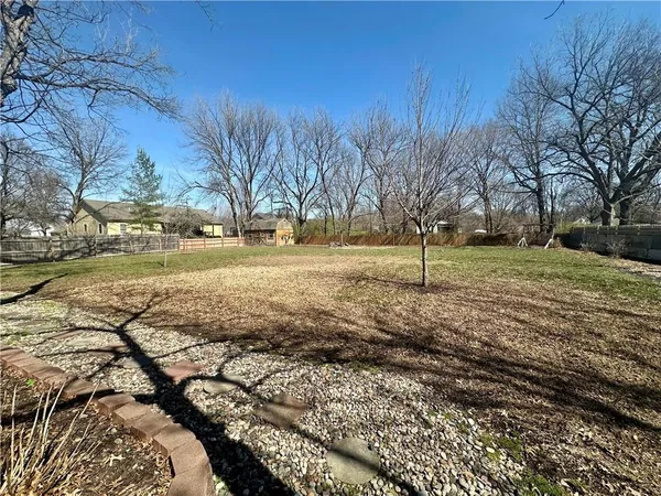 $400,000 | 425 South Pine Street, Ottawa, KS 66067