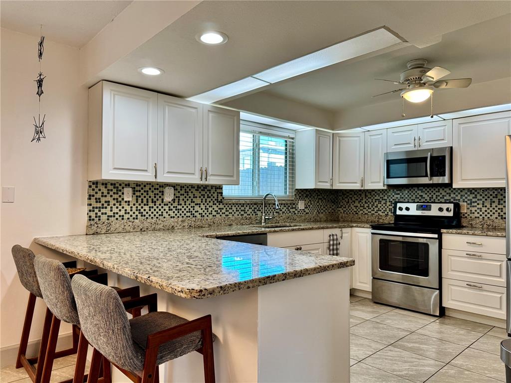 4001 South Beneva Road, Unit 417 Sarasota, FL 34233 - Photo 9 of 47