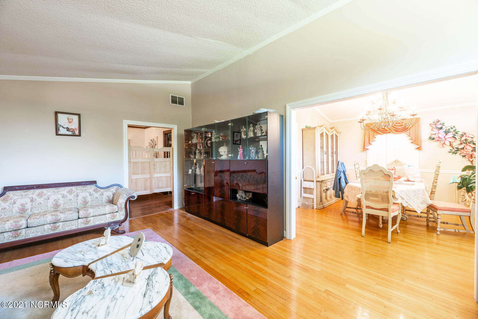 1375 Oakview Road Williamston, NC 27892 - Photo 10 of 51 1375-Oakview-CPS_3845-HDR