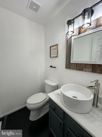 $2,750 | 932 12th Street, Pasadena, MD 21122