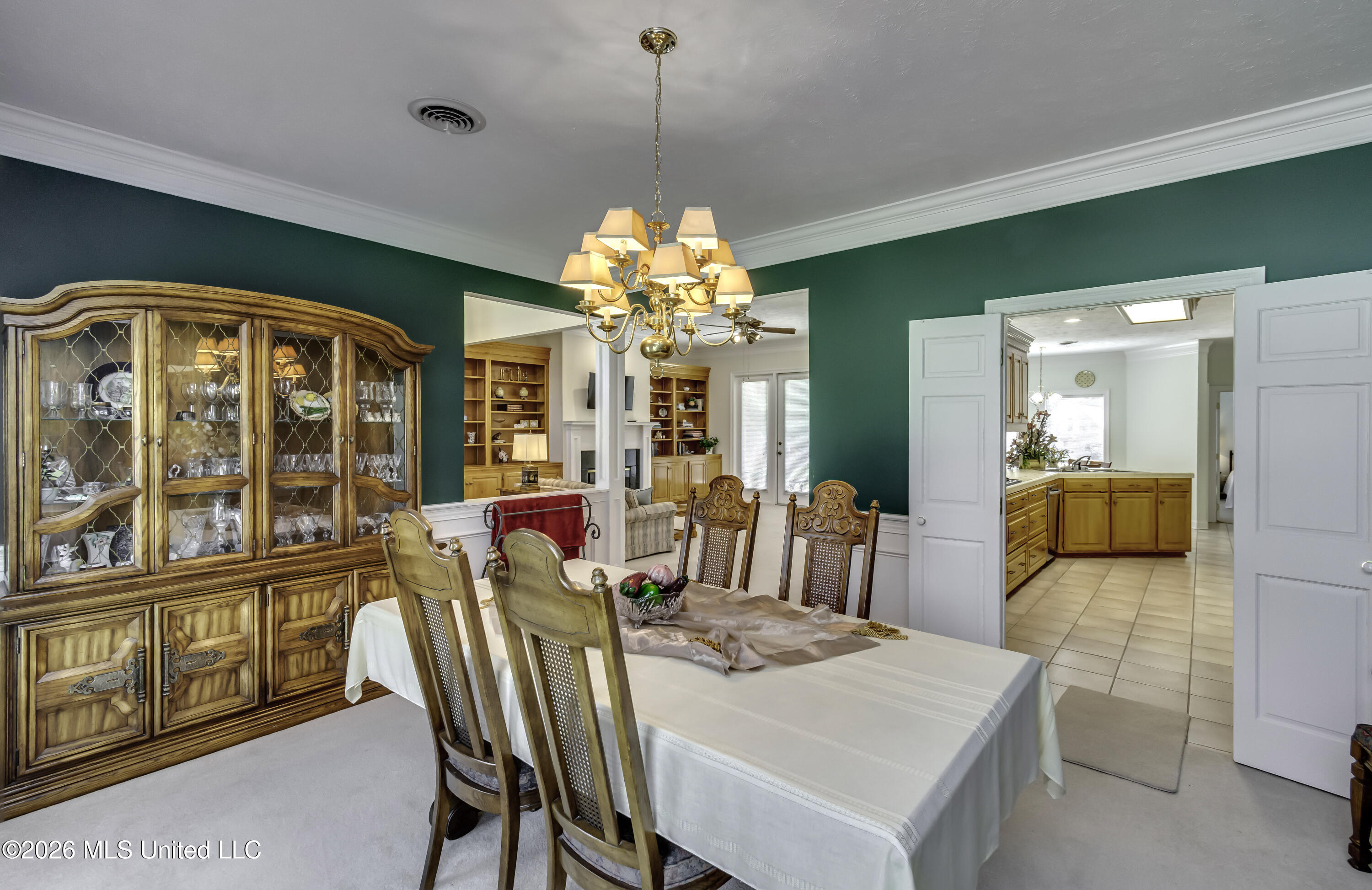 656 April Sound Pearl, MS 39208 - Photo 20 of 61 Formal dining
