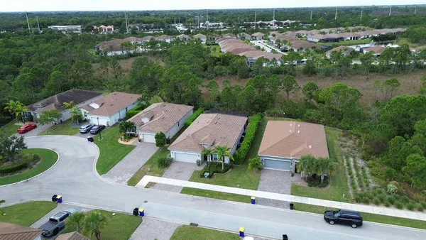 a view of a tennis court