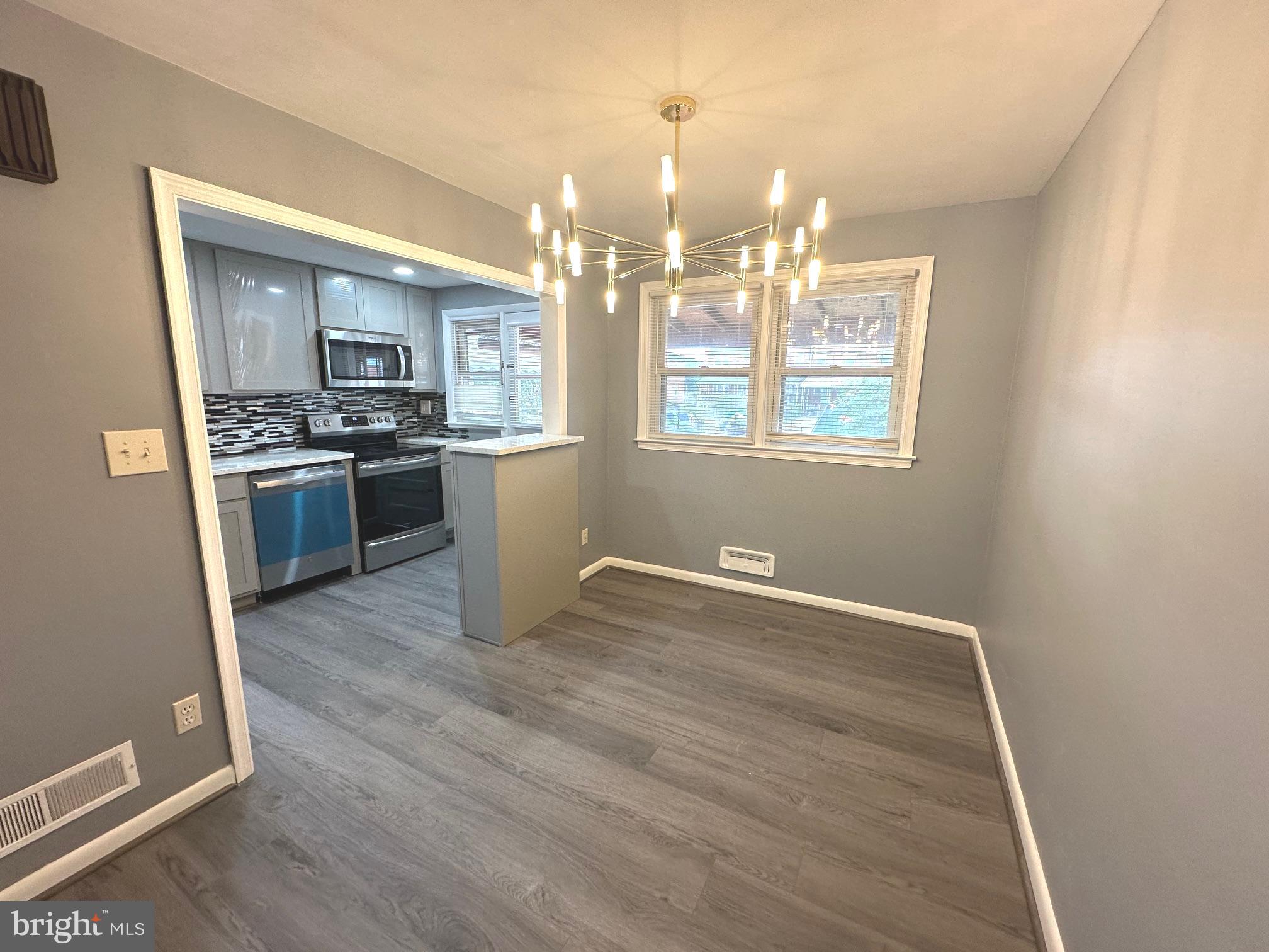 2806 Creston Road Dundalk, MD 21222 - Photo 5 of 27 Dining Room