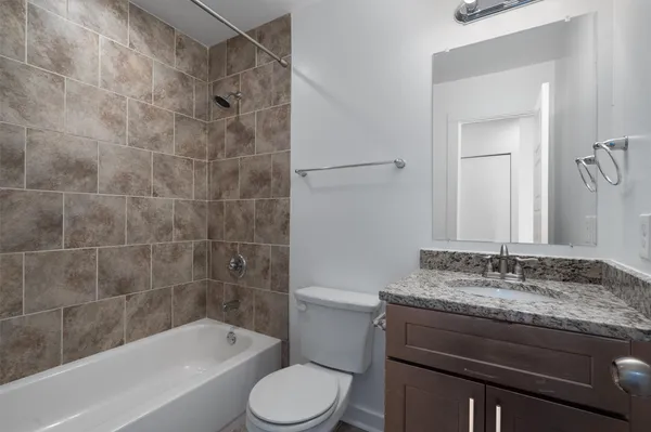 $1,750 | 6211 Manor Road, Unit 129, Austin, TX 78723