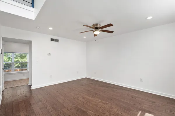 $1,750 | 6211 Manor Road, Unit 129, Austin, TX 78723