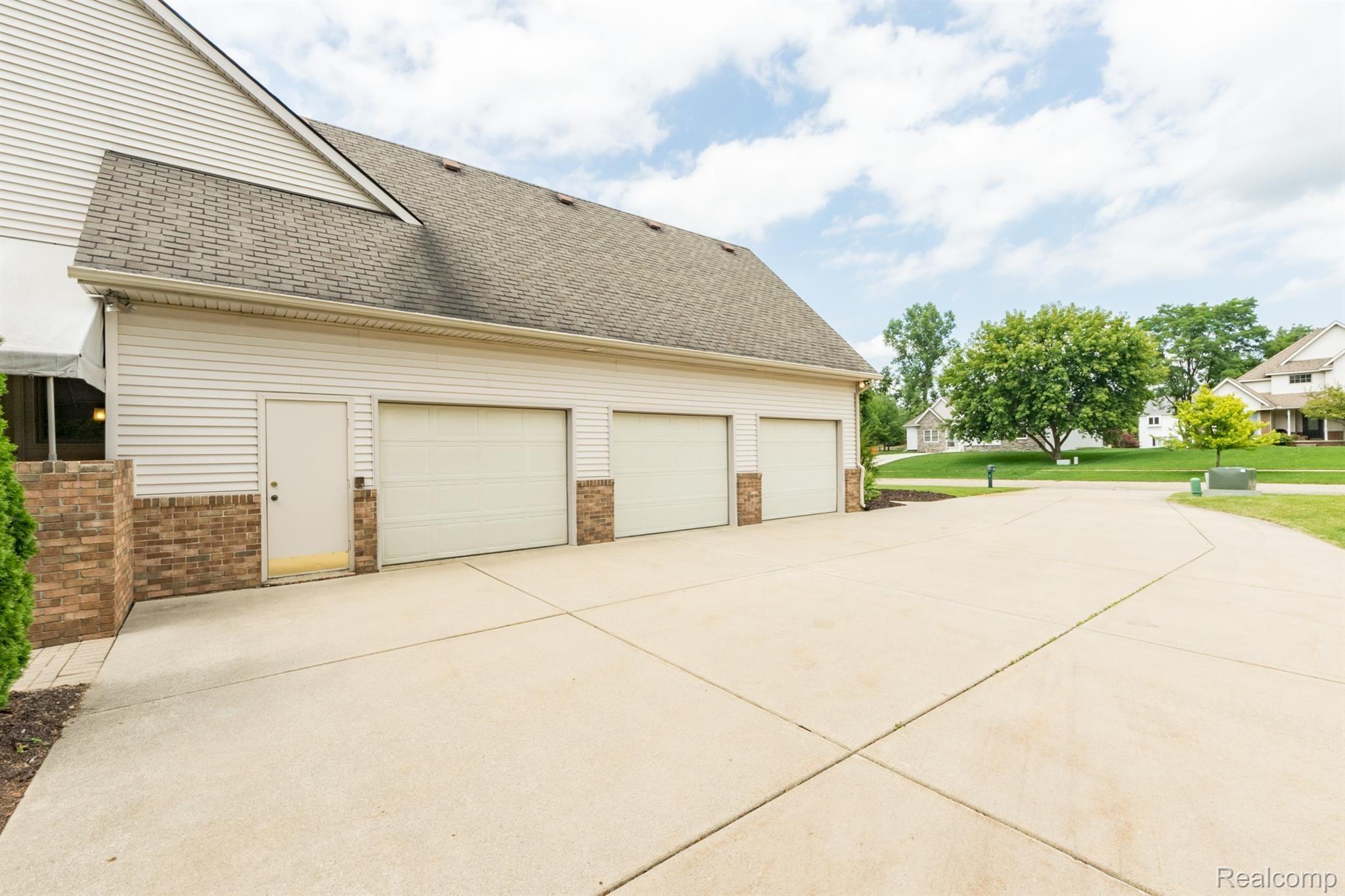 8090 Lee Road Brighton, MI 48116 - Photo 32 of 46 109.jpg