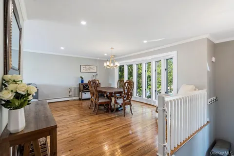 $1,199,999 | 159 Driftwood Drive, West Islip, NY 11795