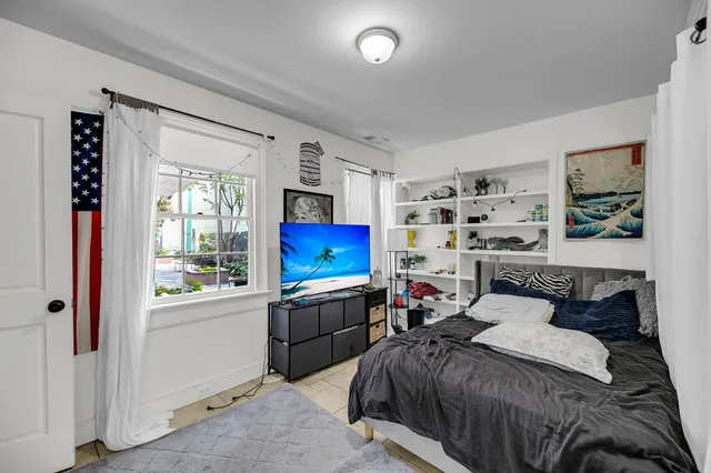 $2,295,000 | 4 Bogard Street, Charleston, SC 29403