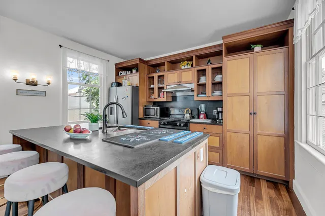 $2,295,000 | 4 Bogard Street, Charleston, SC 29403