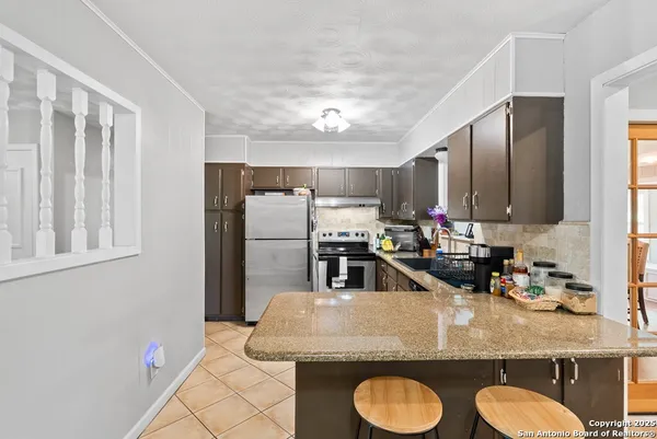 $216,000 | 1006 East Fannin Street, Beeville, TX 78102