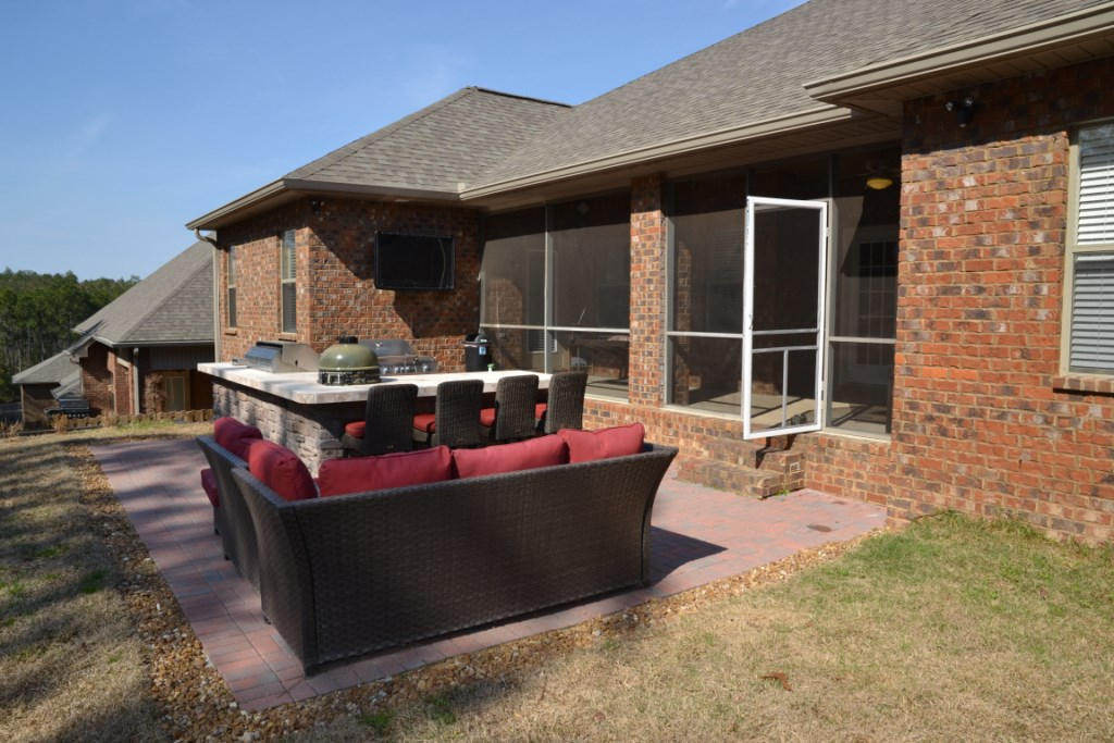 638 Red Fern Road Crestview, FL 32536 - Photo 50 of 55 a view of a house with sitting area